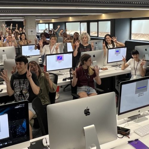 Un centenar de dones es llancen a aprendre desenvolupament web a 42 Barcelona!